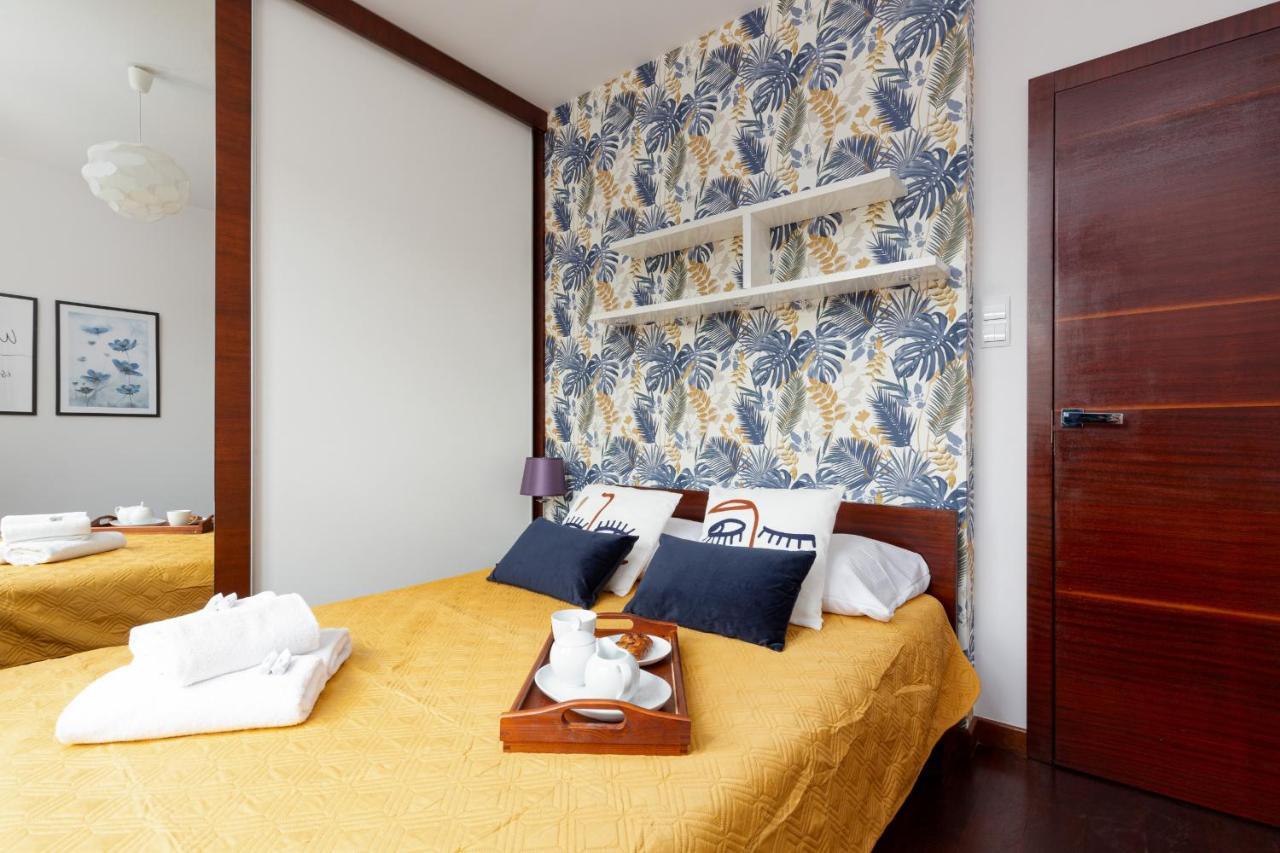 Spacious Suite With A Hammock And Terrace By Renters Prestige วอร์ซอ ภายนอก รูปภาพ